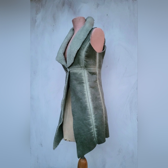 Sage Italian Leather Button Vest with Faux Fur Lining - Picture 3 of 11